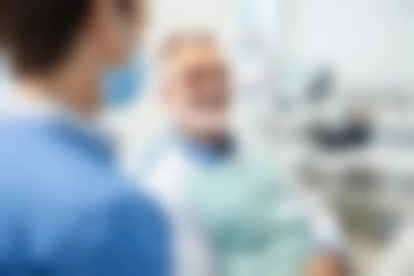 活动义齿哪种类型为舒适？选择合适的活动义齿应考虑哪些因素？