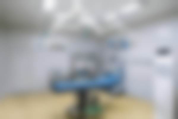 重庆松山医美种植发际线5000元起，先进技术+专业团队+舒适环境，让你轻松拥有自然浓密发际线！ 