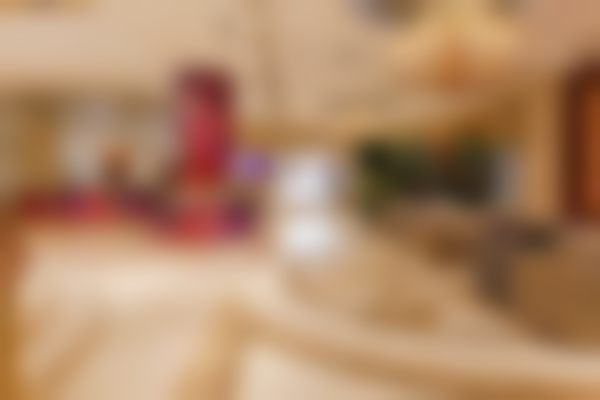 西安艺星医疗美容医院朱彬芳擅长项目，如眼部整形、面部轮廓调整等，助你轻松实现颜值提升，你还在等什么？ 